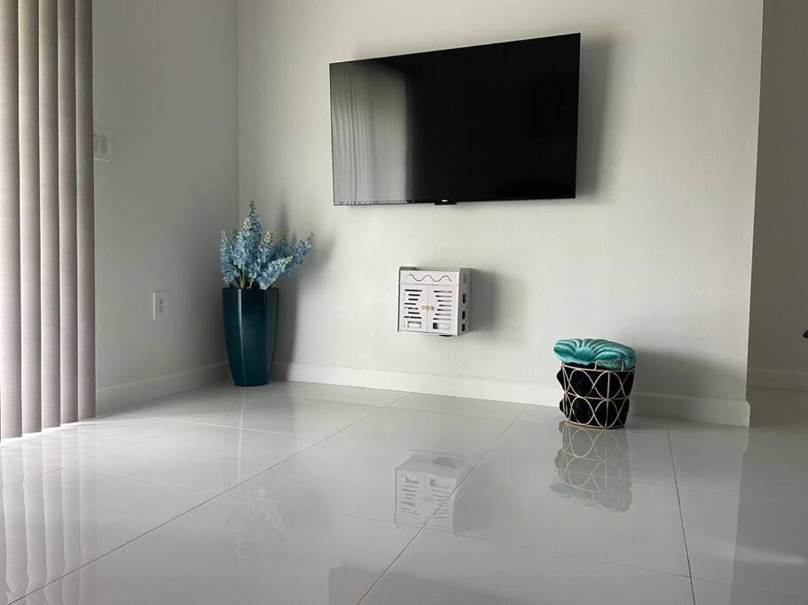 White House 1 Villa Lehigh Acres Bagian luar foto